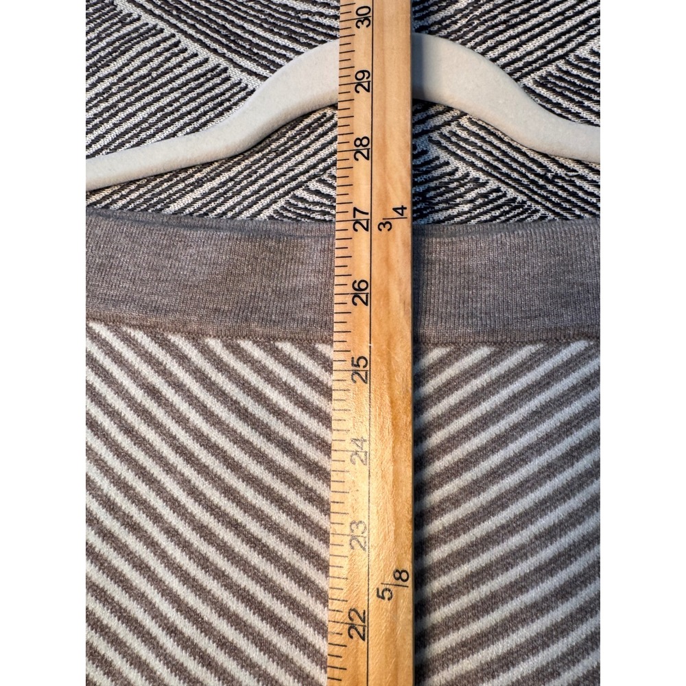 Tahari Knit Skirt Sz Medium Brown White Stripe‎ Chevron Midi - Picture 8 of 10